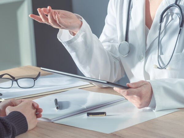 doctor-talking-to-patient